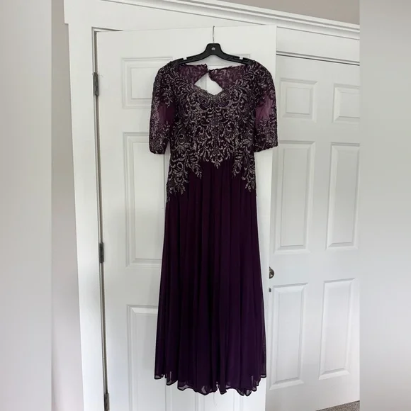 Elegant Purple Evening Gown - Picture 2 of 9